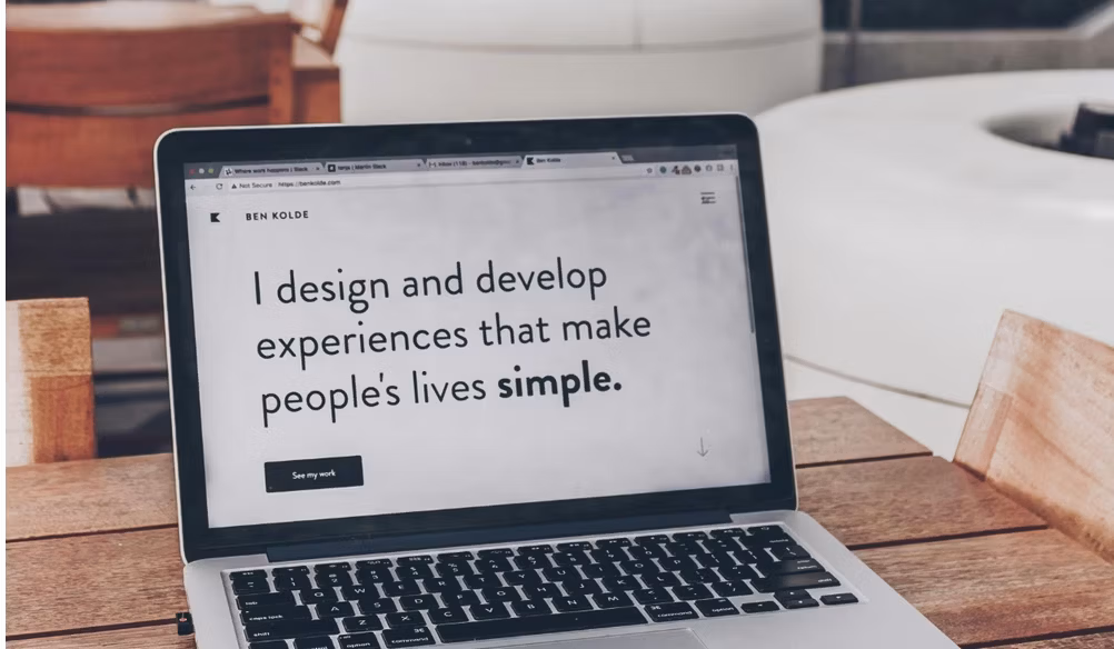 Guide complet création site web professionnel 2026